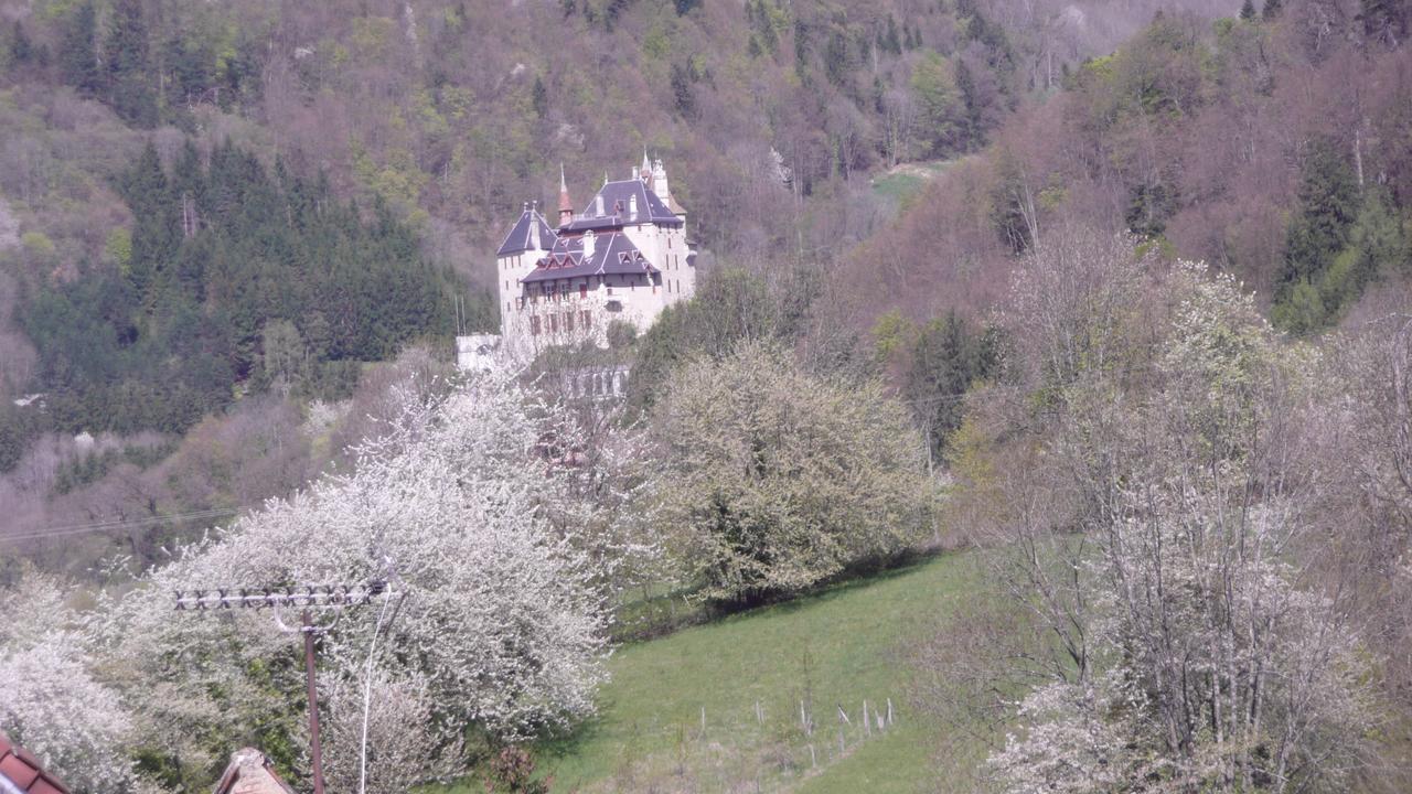 Hotel Golf Et Montagne Talloires Bagian luar foto