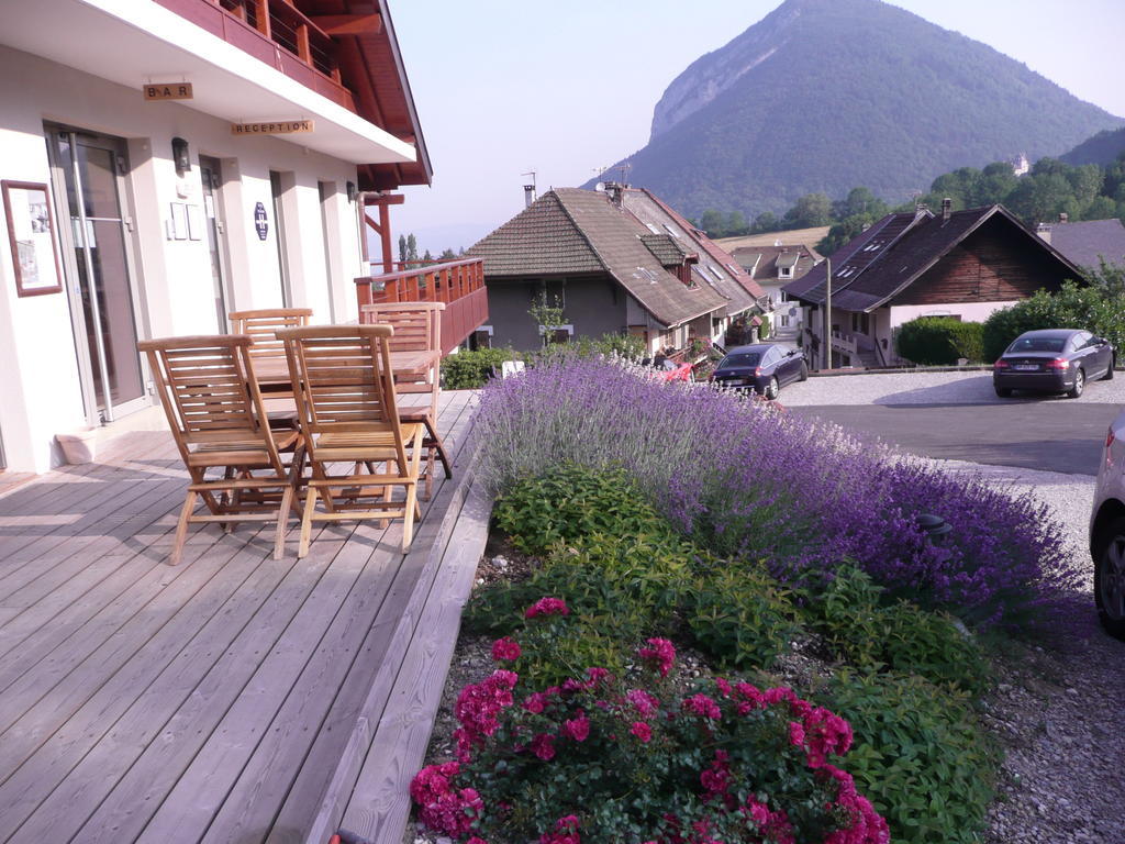 Hotel Golf Et Montagne Talloires Bagian luar foto